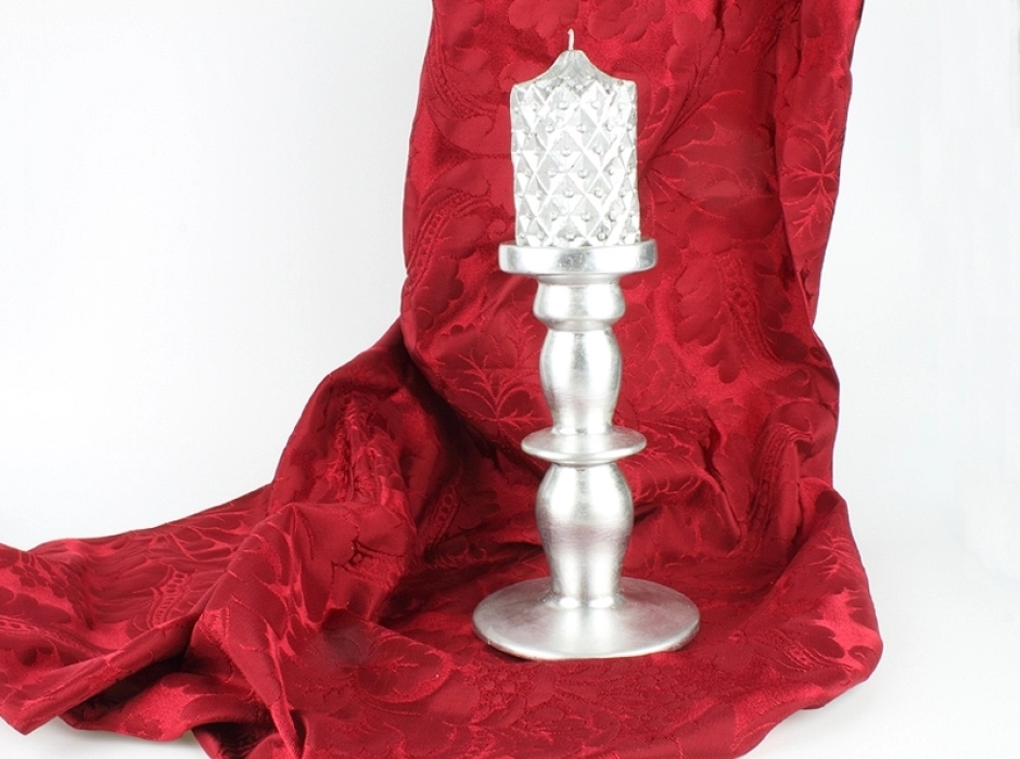 Candelabro con vela