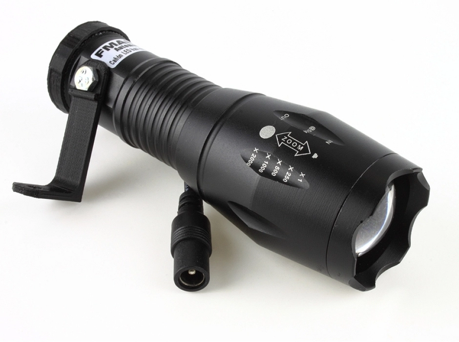 Cañón de luz LED con haz regulable 3 W. 12V.