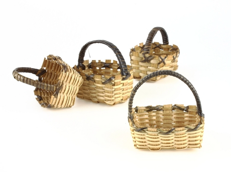 Cesta con asa larga