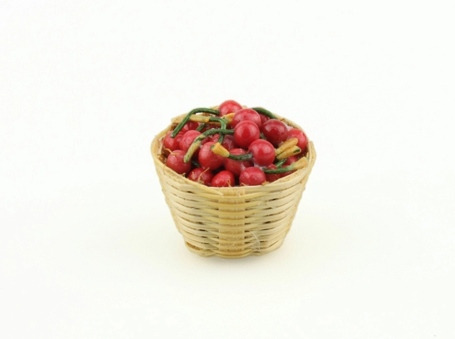 Cestillo con cerezas