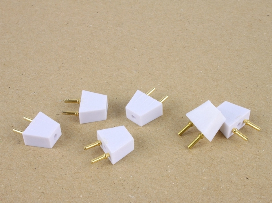 Clavijas macho 12V. (Bolsa 6 UNI.)