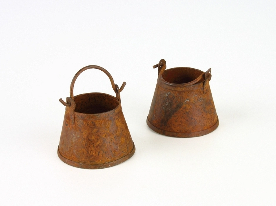 Cubo cónico oxidado