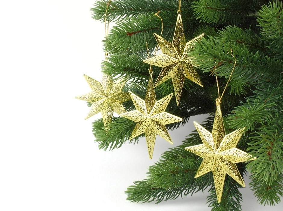 Estrellas filigrana latón 10,5 cm. (Caja 4 UNI. surtidas)
