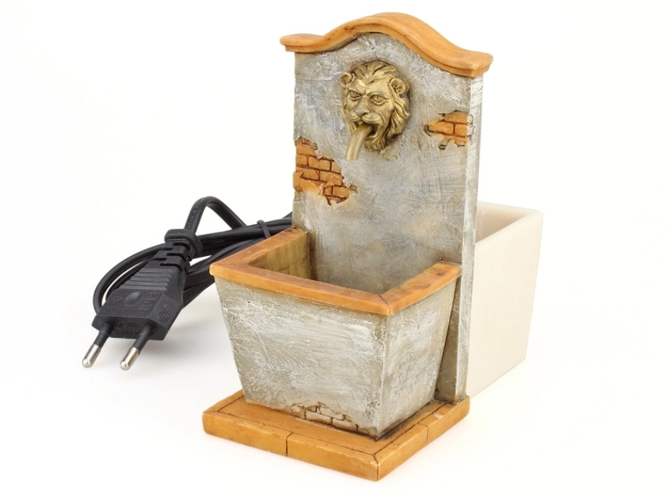 Fuente surtidor león 220V. (agua en movimiento) Fuente surtidor león 220V. (agua en movimiento)