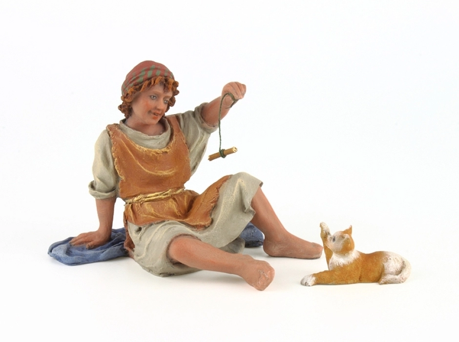 Grupo niño jugando con gato 15 cm.