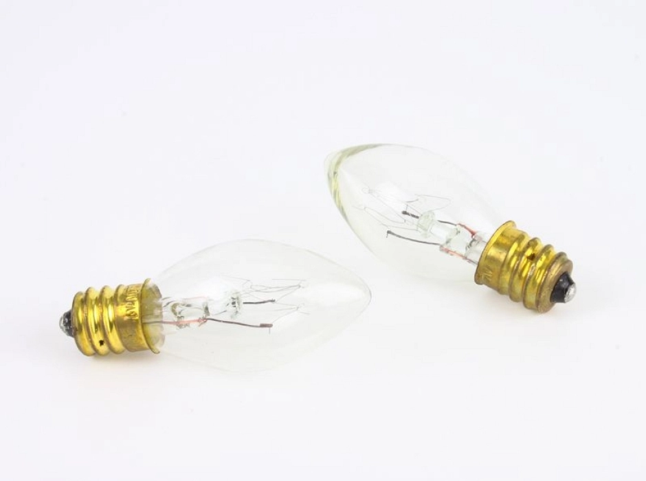 Lámpara blanca 220V. 7W. E12