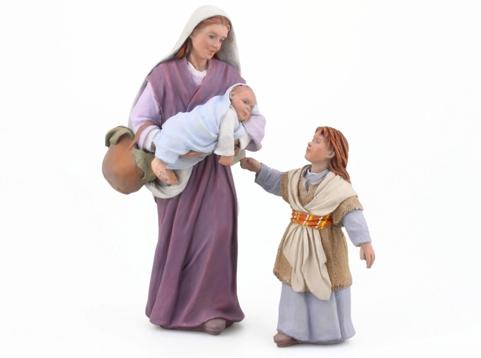 Madre con su niño en brazos 17 cm.