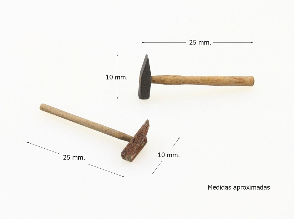 Martillos de carpintero 2,5 cm. (Bolsa 2 UNI. surtidas)