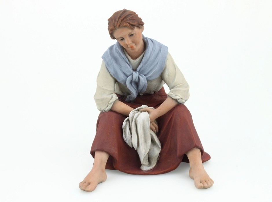 Mujer sentada 15 cm.