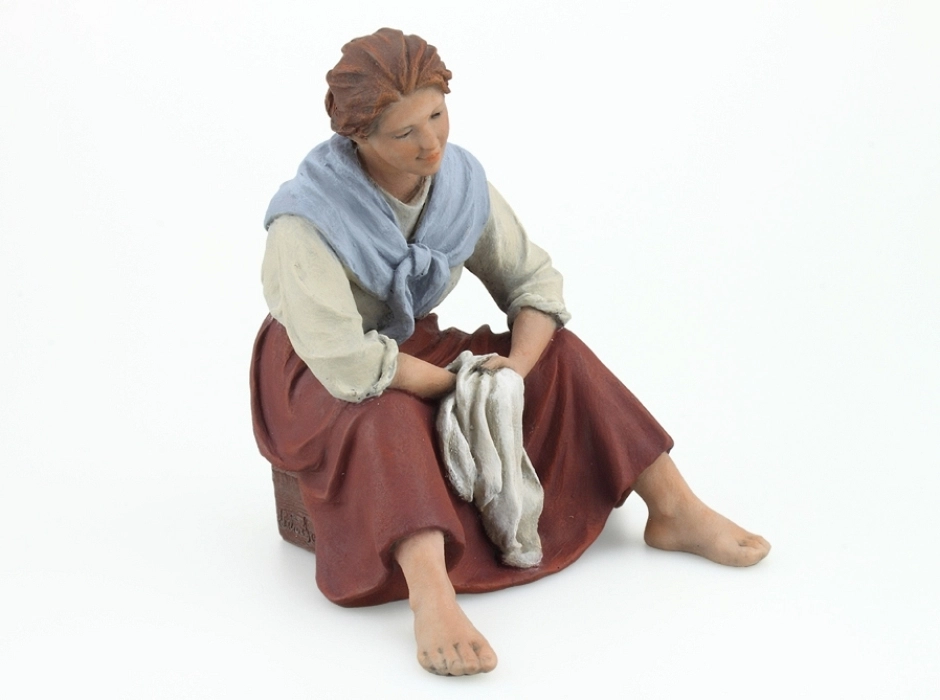 Mujer sentada 15 cm.