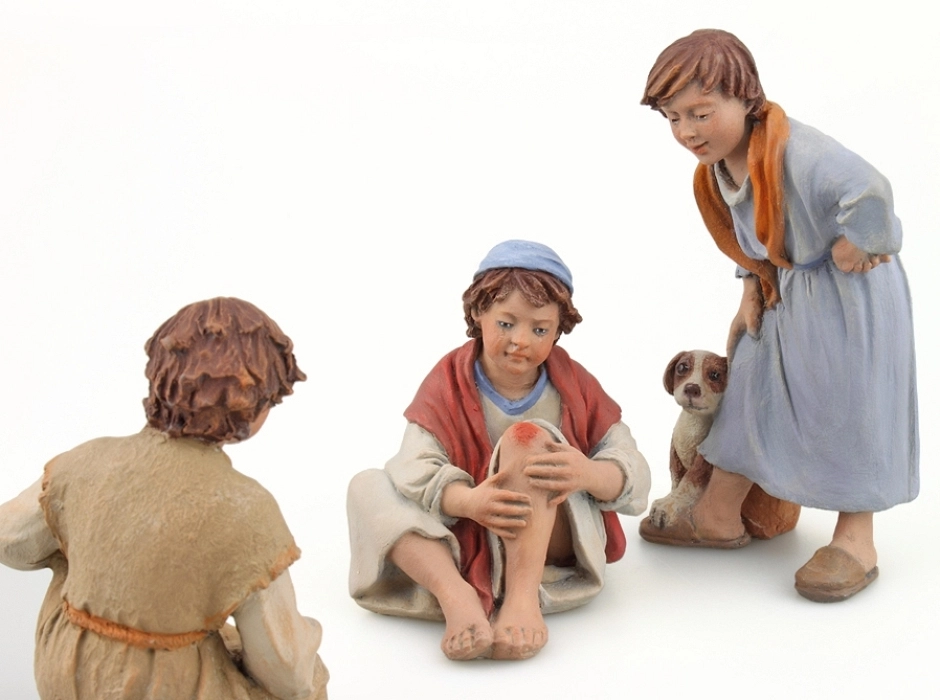 Niño con herida llorando 15-17 cm.