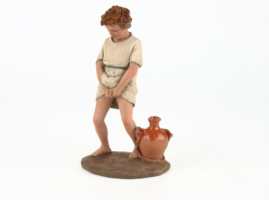 Niño haciendo pis 17 cm. Niño haciendo pis 17 cm.