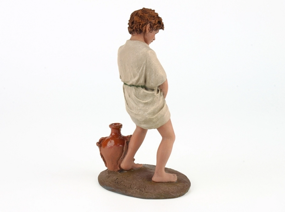 Niño haciendo pis 17 cm.