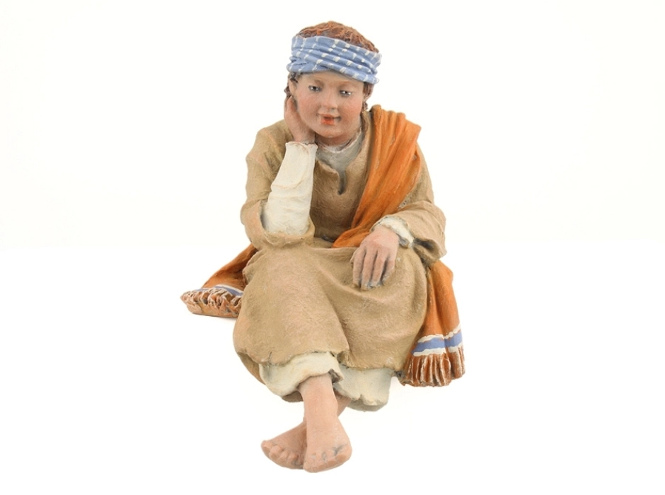 Niño hebreo sentado 17 cm.