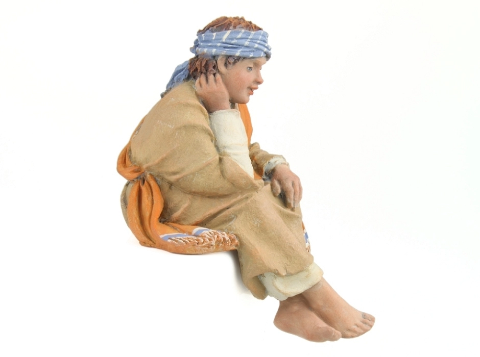 Niño hebreo sentado 17 cm.