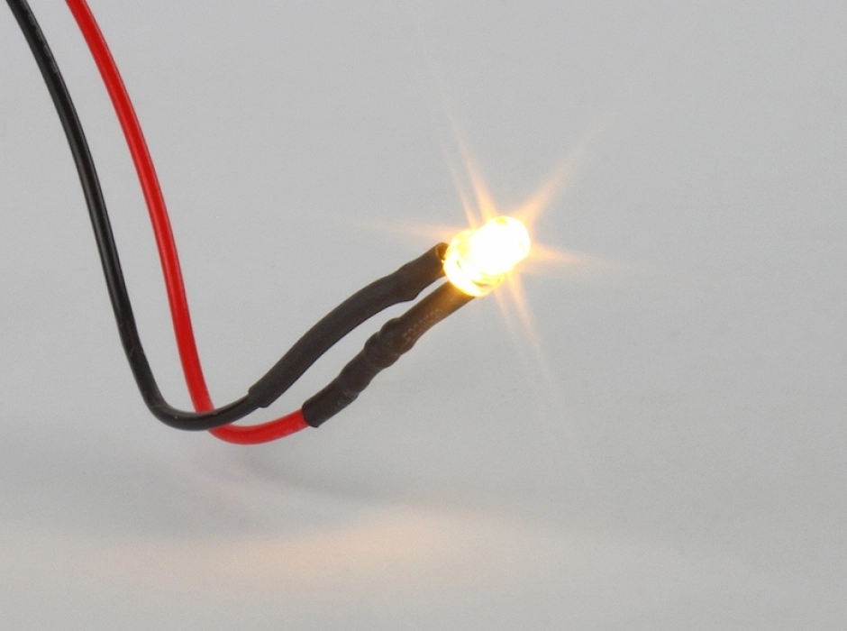 Pack 4 LED blanco cálido 3mm. 12V.