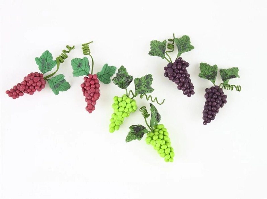 Racimos de uvas con hojas 2 cm. (Bolsa 2 UNI.) Racimos de uvas con hojas 2 cm. (Bolsa 2 UNI.)