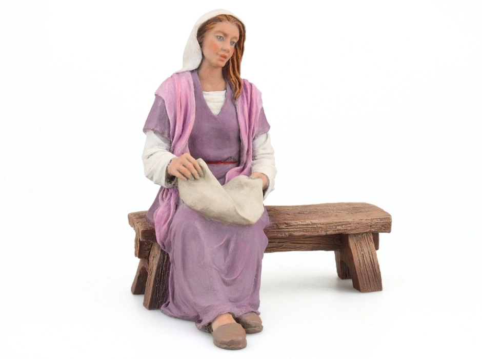 Virgen María doblando pañales 17 cm. Virgen María doblando pañales 17 cm.