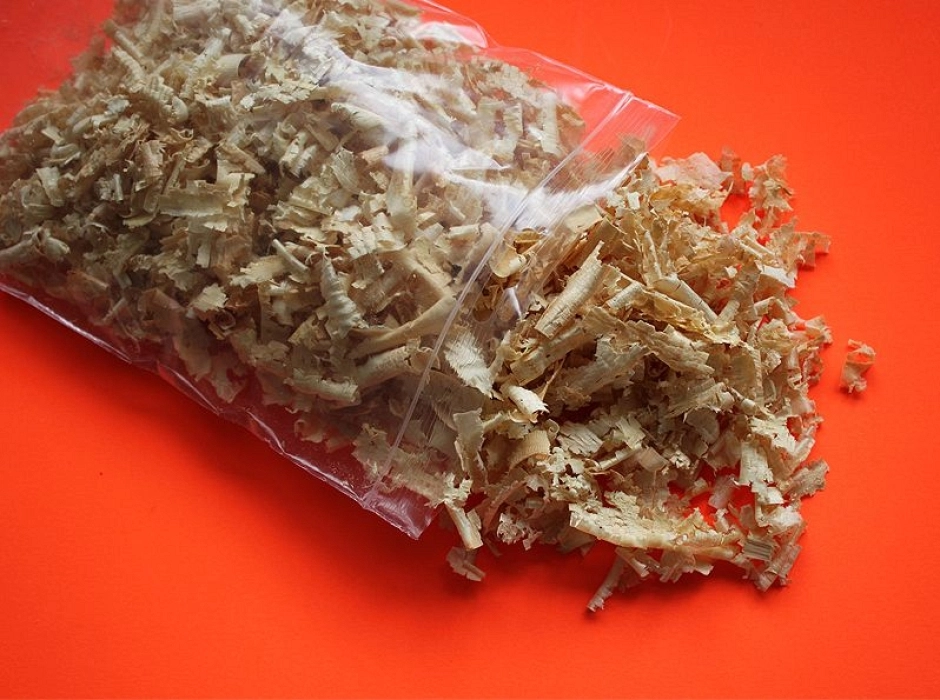 Viruta grande de serrín (Bolsa 65 gr.) Viruta grande de serrín (Bolsa 65 gr.)